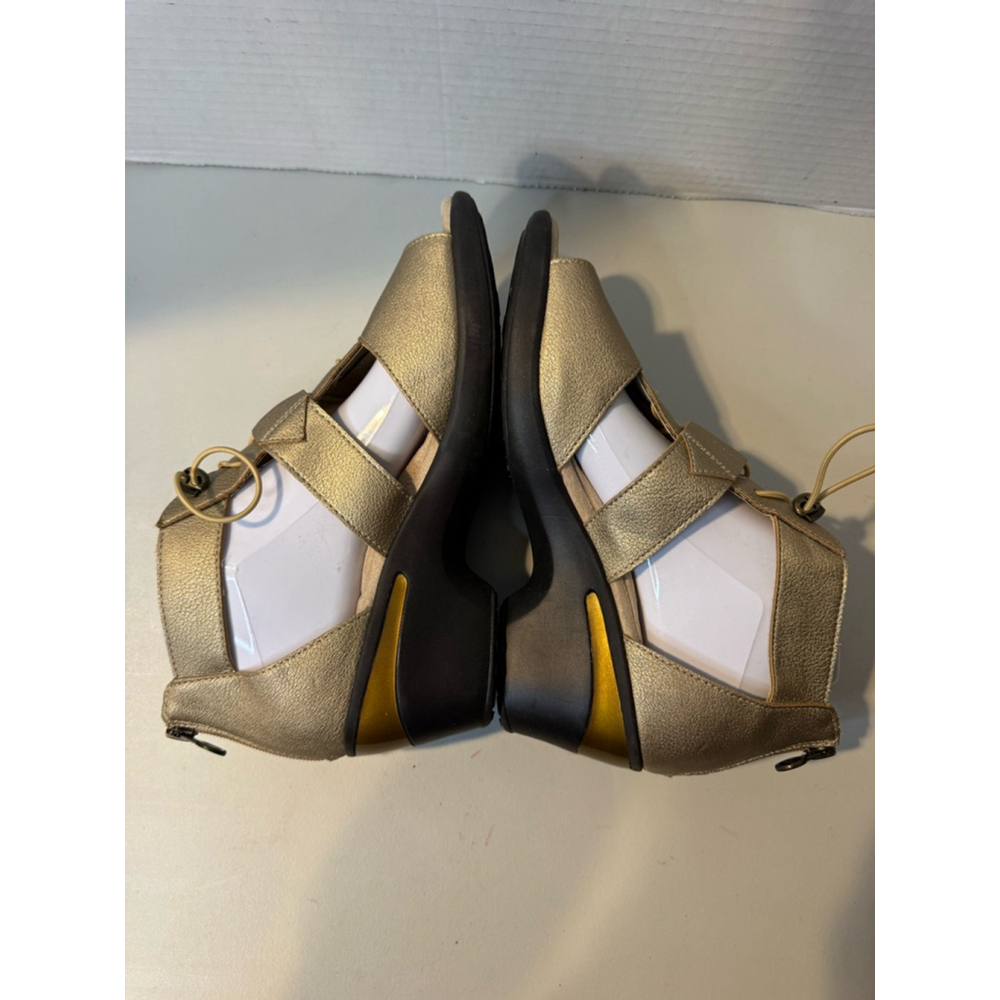 JBU Memory Foam by Jambu Gold Sandals Size 9M - Picture 4 of 9
